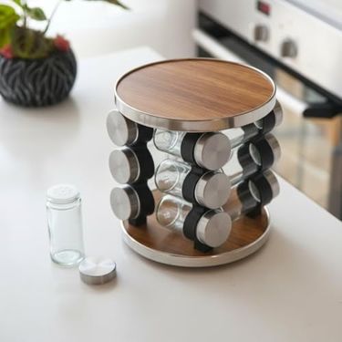 1000 Melocej 57855210125326780184975 12 Parça Döner Mekanizmalı Paslanmaz Çelik Ve Ahşap Desen Standlı Cam Baharatlık Seti - 360 Yuvarlak Dönebilen Süzgeç Kapaklı Şeffaf Cam Şişeli Tezgah Üstü Baharat Takımı Açık Bej