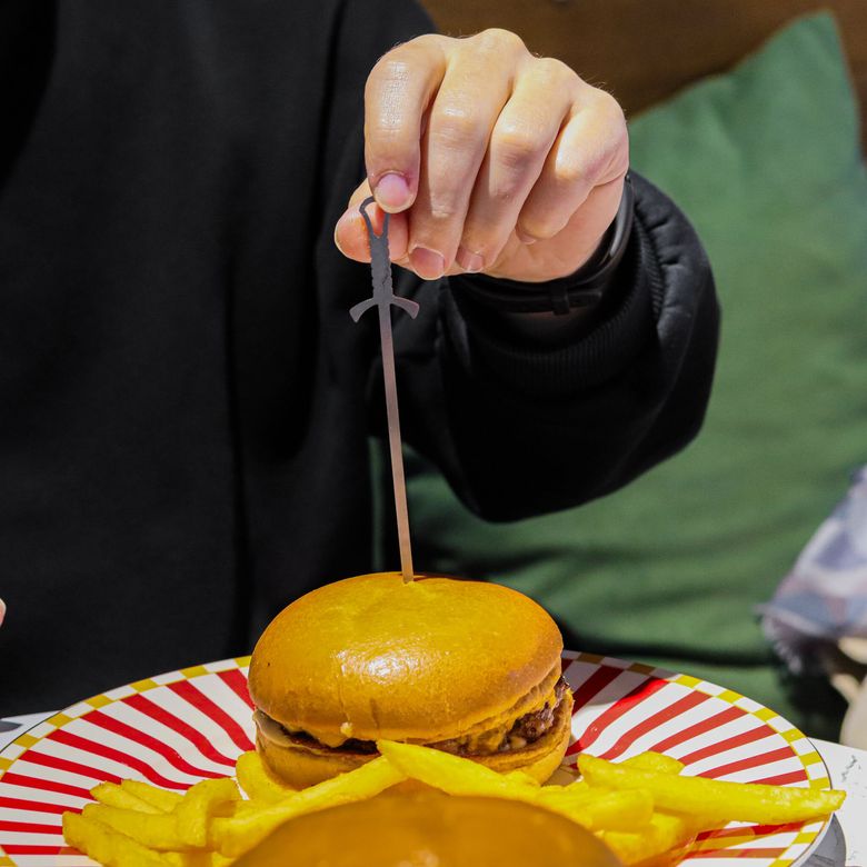 8684432001457 Kamp Ayısı® Sword™ 6 Adet Paslanmaz Çelik Burger Şişi