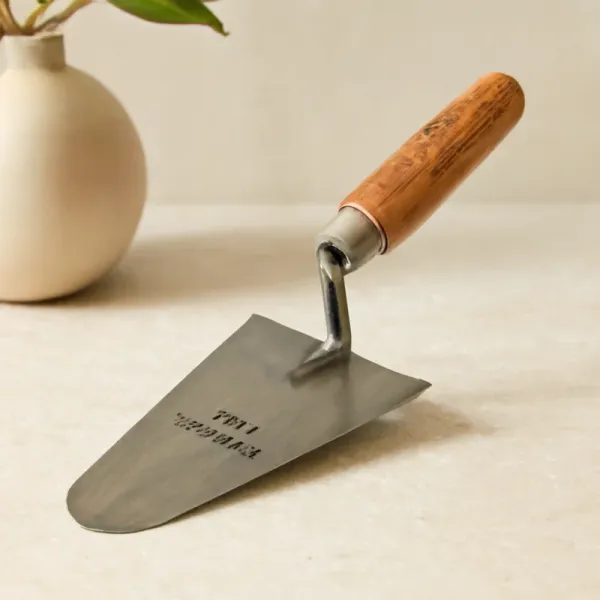 Ahşap Saplı Çelik Sıva Mala, 20 cm