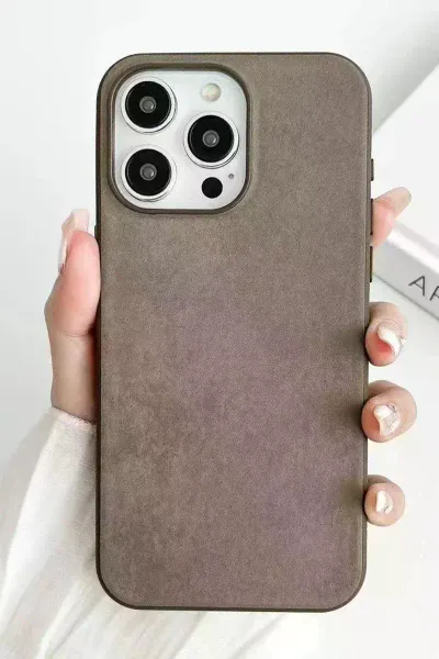 Apple iPhone 15 Pro Kılıf Karen Magsafe Kapak - Kahverengi