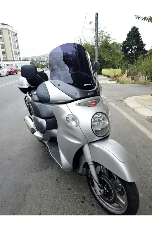 Aprilia Scarabeo 500 Ön Cam 49cm 2003-2008 Model Siyah Renkli 4mm