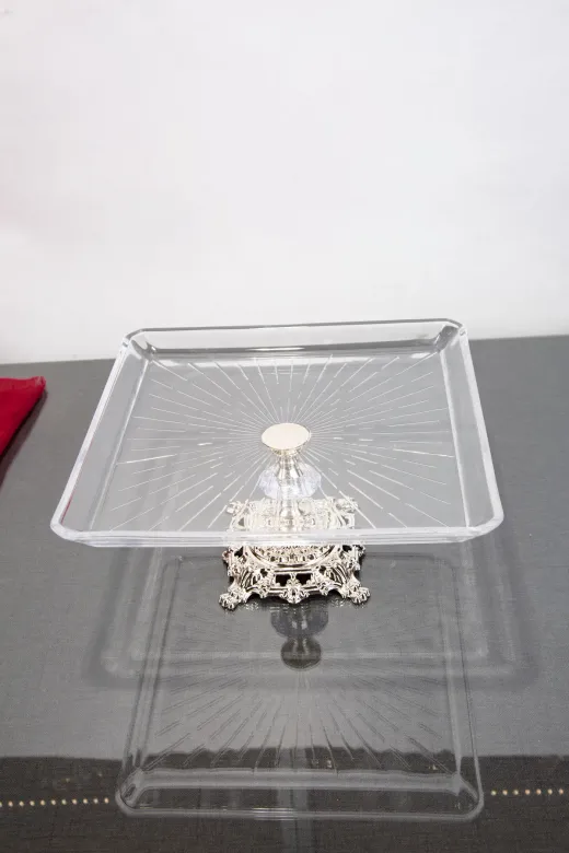 ARGKRİSTAL 100064 Madlen Kare Servis Ve Sunum Tabaği Gümüş Detayli Metal Ayakli 24X24X14