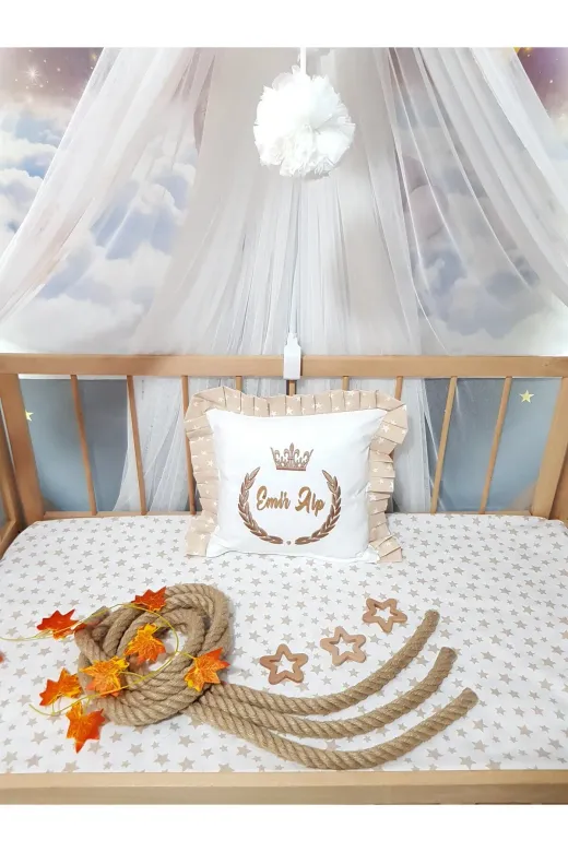 Baby Clime 1.KIRLENT Nakışlı Kırlent Bebek Isimli 40X40 Cm Içi Dolgulu Fırfırlı Kırlent Kahverengi