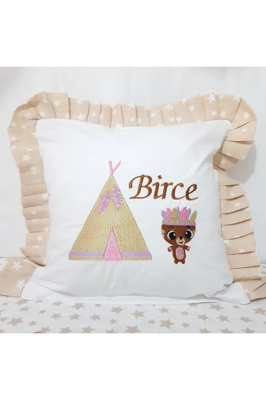 Baby Clime 5.KIRLENT Fırfırlı Kırlent Bebek İsimli 40X40 Cm Nakışlı Takı Yastığı İçi Dolgulu K2