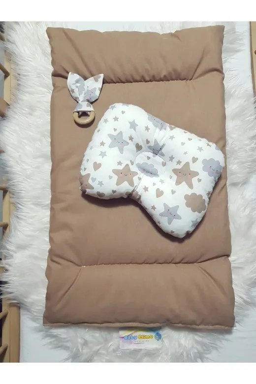 Baby Clime ÇİFT BAKIM-4 Çift Taraflı Bebek Bakım Seti - Alt Açma Minderi, Baş Düzeltme Yastığı Ve Ahşap Diş Kaşıyıcı