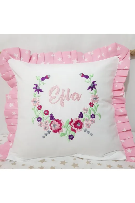 Baby Clime KIRLENT-8. 40X40 Cm Fırfırlı Nakışlı Kırlent Bebek İsimli Takı Yastığı İçi Dolgulu C8