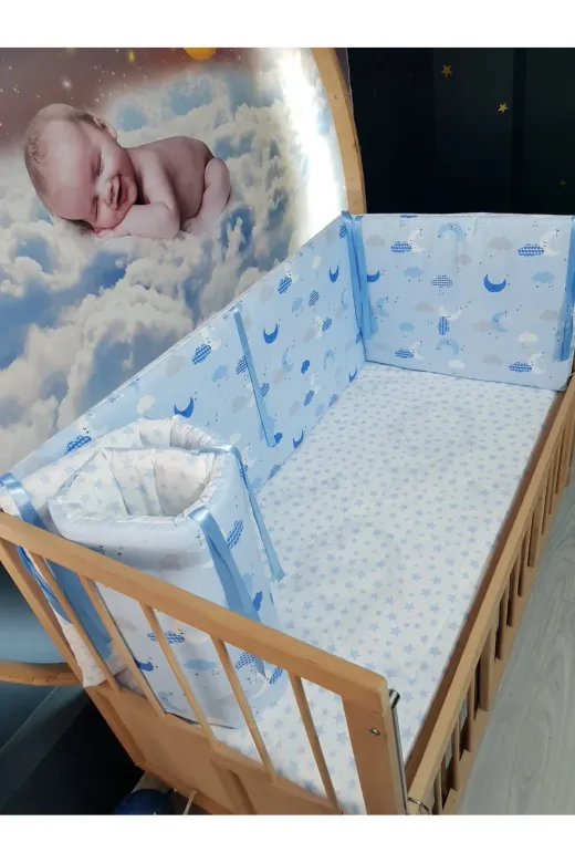 Baby Clime KOR-60120-1. 60X120 Beşik Kenar Korumalık 4 Parça - Mavi Zemin Ay Yıldız Desen (Çarşaf Hariç)