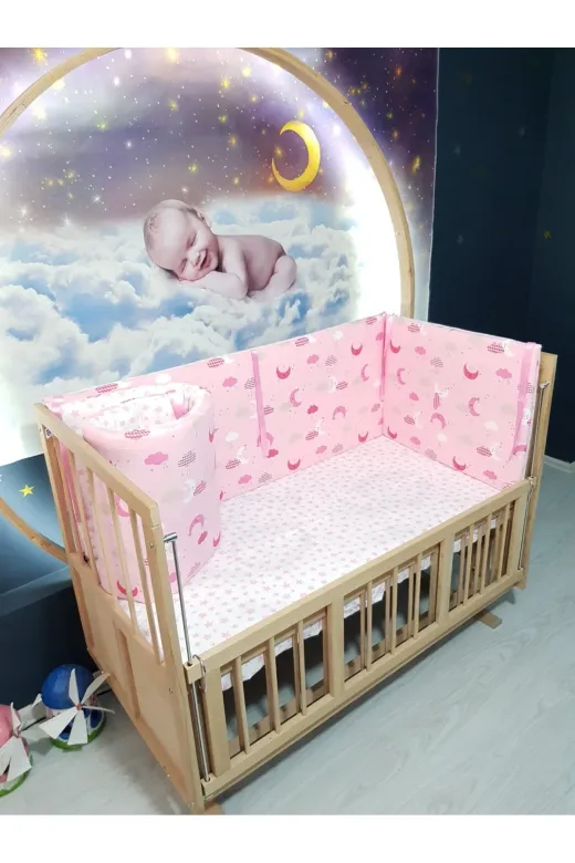 Baby Clime KOR-70130-1. 70X130 Beşik Kenar Korumalık 4 Parça - Pembe Zemin Ay Yıldız Desen (Çarşaf Hariç)