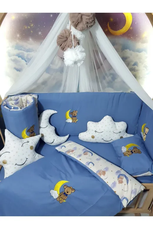 Baby Clime USN-70130-LCİB-1. 70X130 Nakışlı Bebek Uyku Seti Isimli - Lüks Cibinlik Ve Aparat - Ayda Oturan Ayıcık Motifli