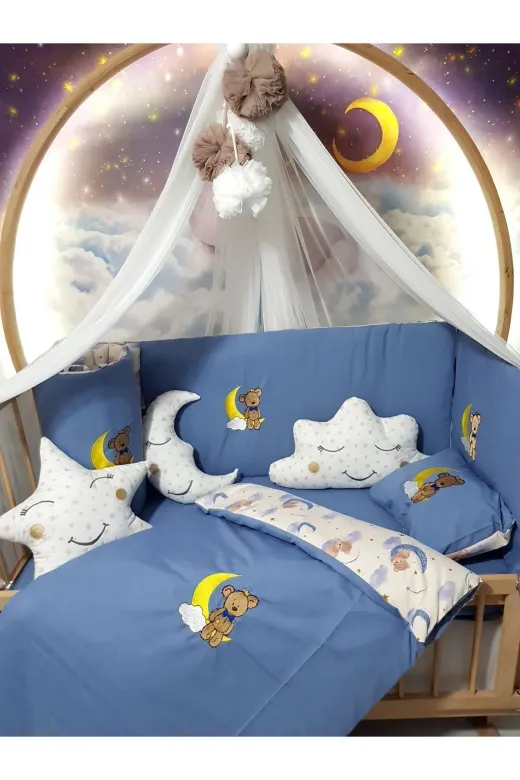Baby Clime USN-70130-LCİB-1. 70X130 Nakışlı Bebek Uyku Seti Isimli - Lüks Cibinlik Ve Aparat - Ayda Oturan Ayıcık Motifli