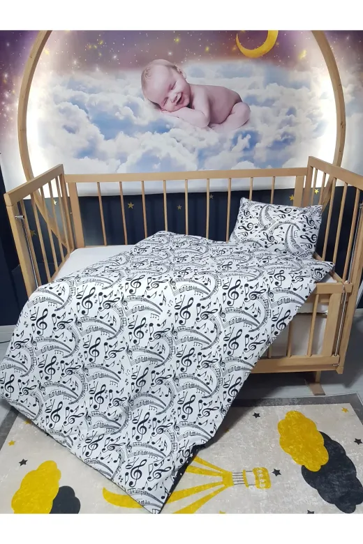 Baby Clime USR-90130-5 Parça 5 Parça 90X130 Bebek Uyku Seti - Yorgan Yastık Çarşaf Takımı - Müzik Notalı Desen