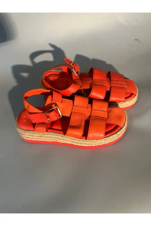 Butik TYCCE167050A7FF800 Noble Shoes Hakiki Deri Hasır Taban Sandalet
