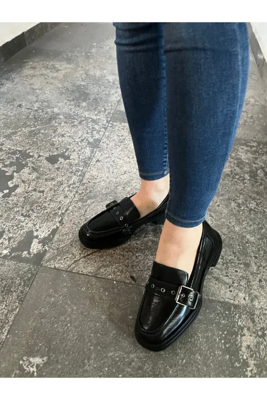 Butik TYCD10FE287C744000 Noble Shoes Hakiki Deri Rugan Kadın Loafer Ayakkabı