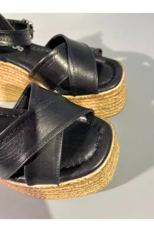 Butik TYCDB71849DB6C75B58678B00 Noble Shoes Hakiki Deri Dolgu Topuk Kadın Sandalet