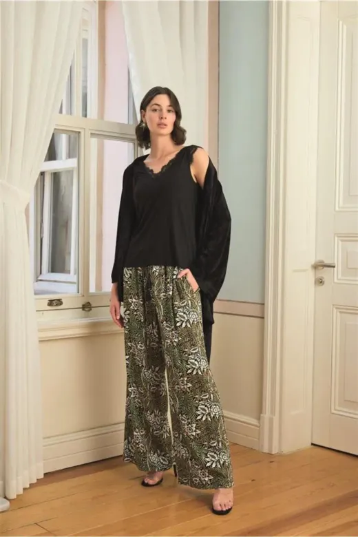 Çiçek Yaprak ve Etnik Desenli Dantelli 3’lü Pijama Takımı