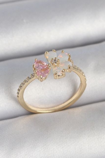 Clariss BYK3709-BLNC Pirinç Gold Renk Beyaz Mineli Pembe Zirkon Taşlı Çiçek Model Kadın Yüzük Çok Renkli