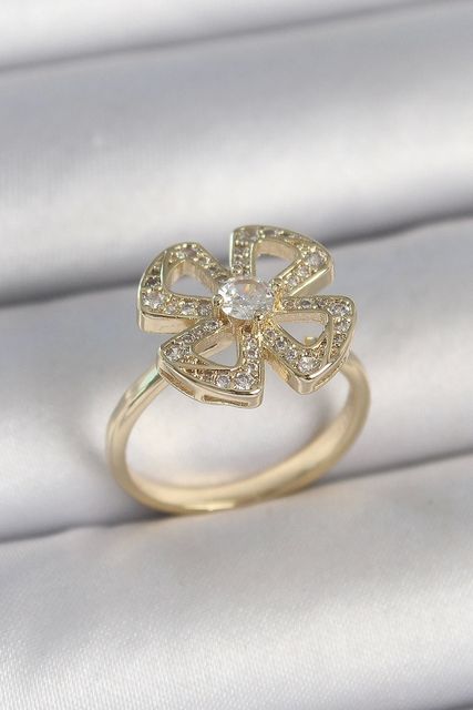 Clariss BYK3719-BLNC Pirinç Gold Renk Zirkon Taşlı Yonca Model Ayarlanabilir Kadın Yüzük Çok Renkli