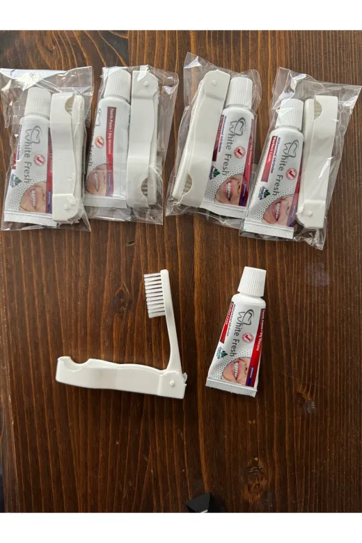 DGV TYBQP5CTB2CAW0E775 Otel Tipi Seyahat Tipi Diş Seti Jelatinli Katlanır Diş Fırçası + Diş Macunu 10 Ml 100 Adet