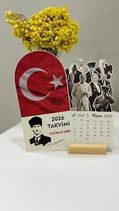 Diğer 126620885 2026 Atatürk Takvimi, Atatürk Temalı, Masa Üstü Ahşap Standlı, Türk Bayrağı Tasarımlı,