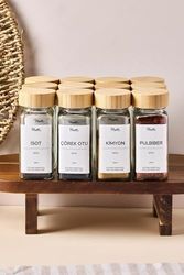 Diğer 57858324442254299283959 Raul Bamboo 120 Ml 12 Li Bambu Kapaklı Etiketli Cam Kare Formlu Baharatlık Seti 1