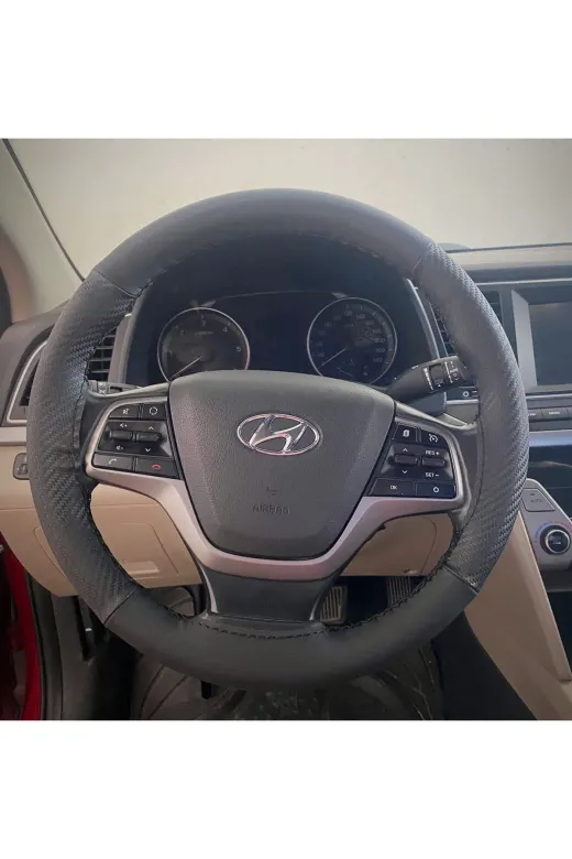DİKİŞLİ DİREKSİYON KILIFI KARBON DERİ SİYAH DERİ SİYAH DİKİŞLİ HYUNDAİ ELENTRA İÇİN