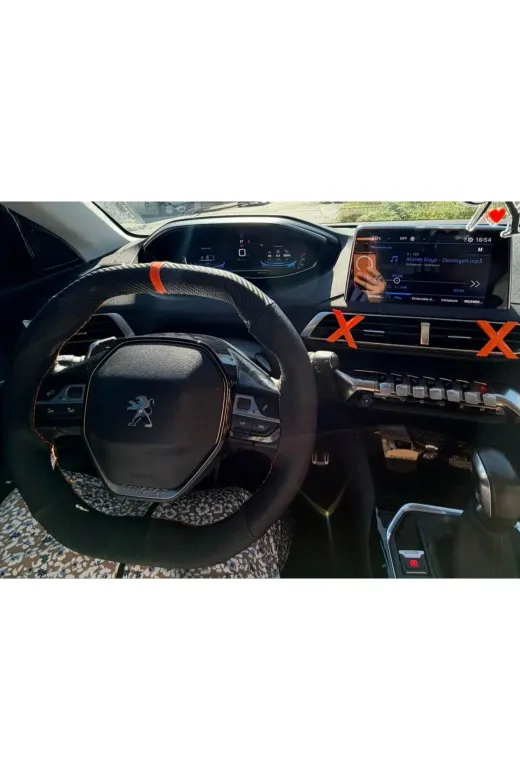 DİKİŞLİ DİREKSİYON KILIFI KARBON / NOKTA DERİ TURUNCU YÜZÜK TURUNCU DİKİŞ PEUGEOT 2008 3008 İÇİN