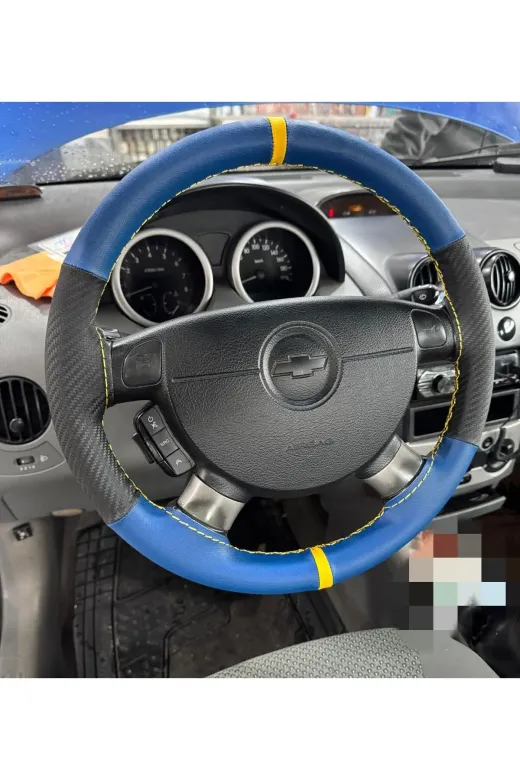 DİKİŞLİ DİREKSİYON KILIFI MAVİ DERİ KARBON DERİ SARI YÜZÜK SARI DİKİŞLİ CHEVROLET AVEO İÇİN