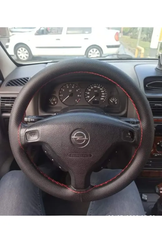 Dikişli Direksiyon Kılıfı Noktalı Deri Kırmızı Dikişli Opel Astra İçin