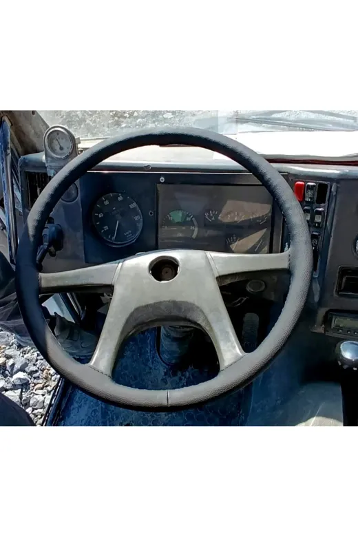 DİKİŞLİ DİREKSİYON KILIFI SİYAH DERİ SİYAH DİKİŞLİ MERCEDES TIR KAMYON 3031 İÇİN