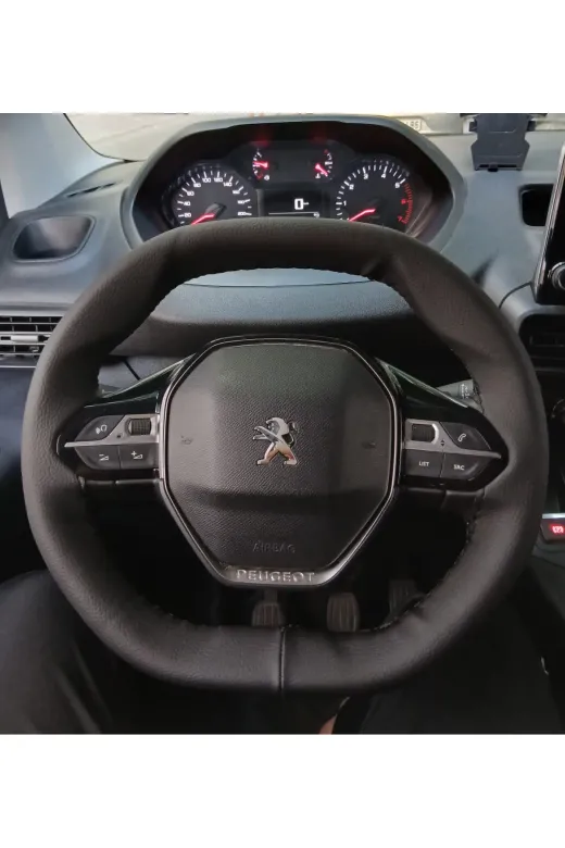 DİKİŞLİ DİREKSİYON KILIFI SİYAH DERİ SİYAH DİKİŞLİ PEUGEOT PARTNER İCİN (2008-3008 E UYMAZ)
