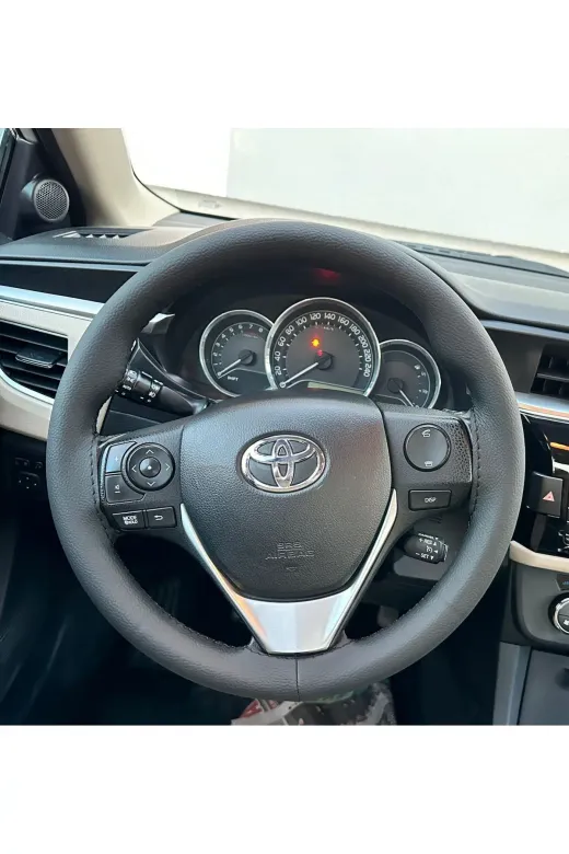 DİKİŞLİ DİREKSİYON KILIFI SİYAH DERİ SİYAH DİKİŞLİ TOYOTA COROLLA 2015 İÇİN