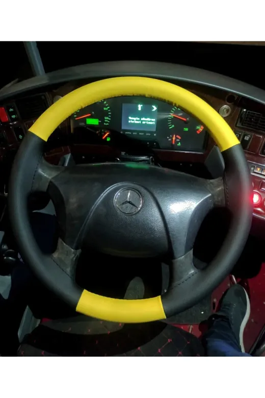 DİKİŞLİ DİREKSİYON KILIFI SİYAH / SARI DERİ SİYAH DİKİŞLİ MERCEDES OTOBÜS KAMYON BU DİREKSİYON