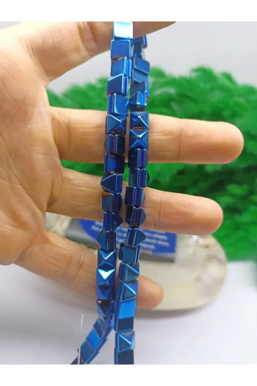 DOĞAL TAŞ CENNETİ esrahematit1 Hematit Doğal Taş Parlak Alphium Kaplama  Piramit Kesim 8X8X8 (Sertifikali)