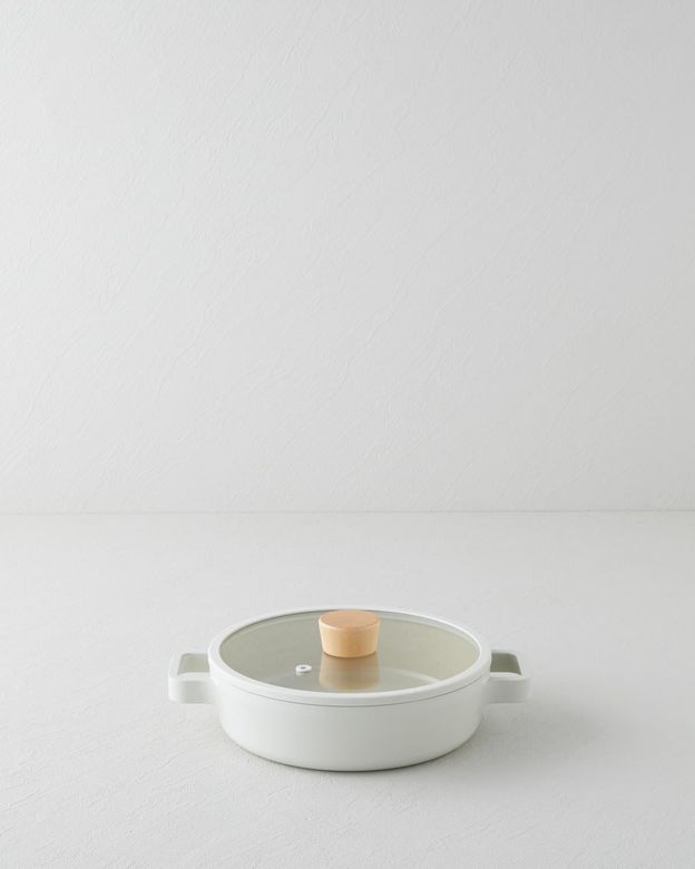 English Home neoflam233999 Neoflam Fika Alüminyum Döküm Cam Kapaklı Sahan 20 Cm Bej