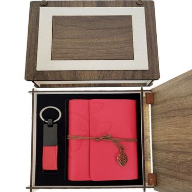 ETT 562741422619 Özel Ahşap Kutulu Kırmızı Deri Defter Ve Anahtarlık Set