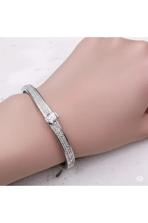 FAMEMUS ACCESSORY 0040906 Çelik Kadın Bileklik – Zarif Ve Işıltılı Tasarım