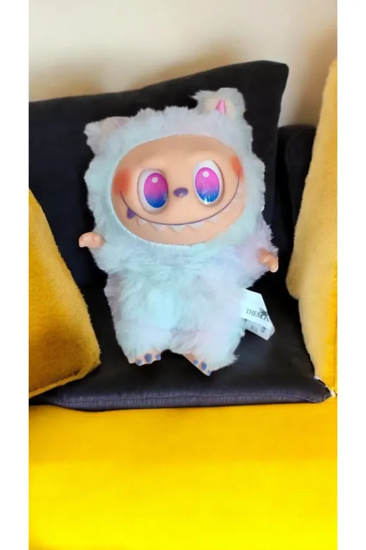 FAMEMUS ACCESSORY 0040961 Labubu Peluş Oyuncak Ve Anahtarlık 17 Cm (Görseldeki Ürün Birebir Gelmektedir.)
