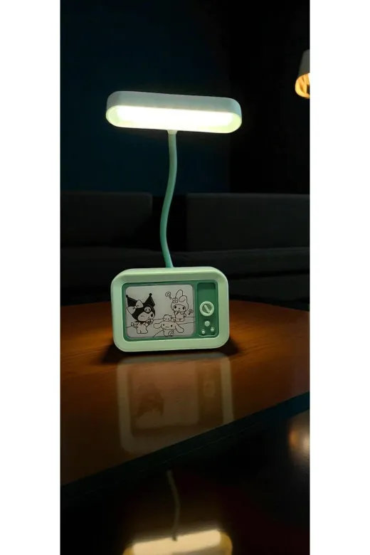 FAMEMUS ACCESSORY 0090558 Kuromi Temalı Retro Tv Tasarımlı Led Masa Lambası. Hediyelik Eşya
