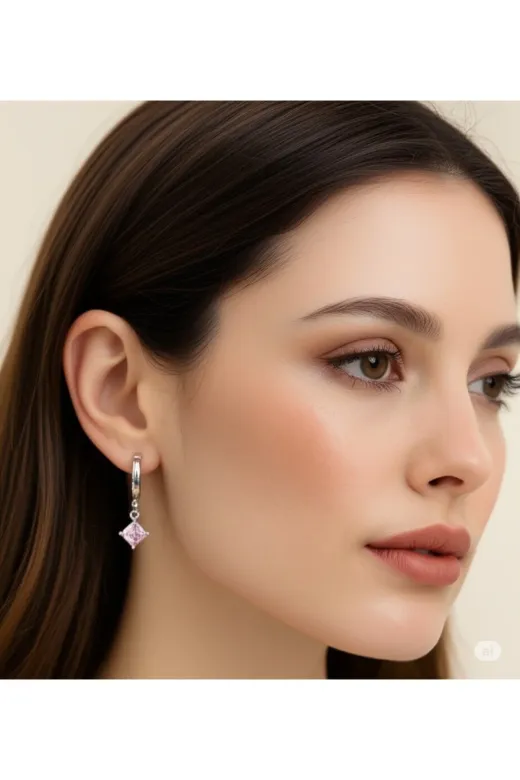 FAMEMUS ACCESSORY 130123 Pembe Kare Kristal Sallantılı Çelik Halka Küpe