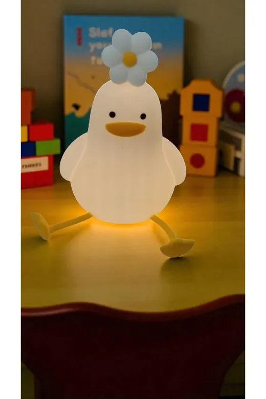 FAMEMUS ACCESSORY 2413235 Sadece Sarı Renk Yanan Odanıza Renk Katan Çicekli Ördek Gece Lambası Boyut 15Cm