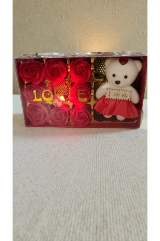 FAMEMUS ACCESSORY 321eqwewqewewre Sevgililer Gününe Özel(I Love You Yazılı Asetatlı Güllü Ayıcık Kırmızı Renk Hediyelik Boyut:20*11Cm