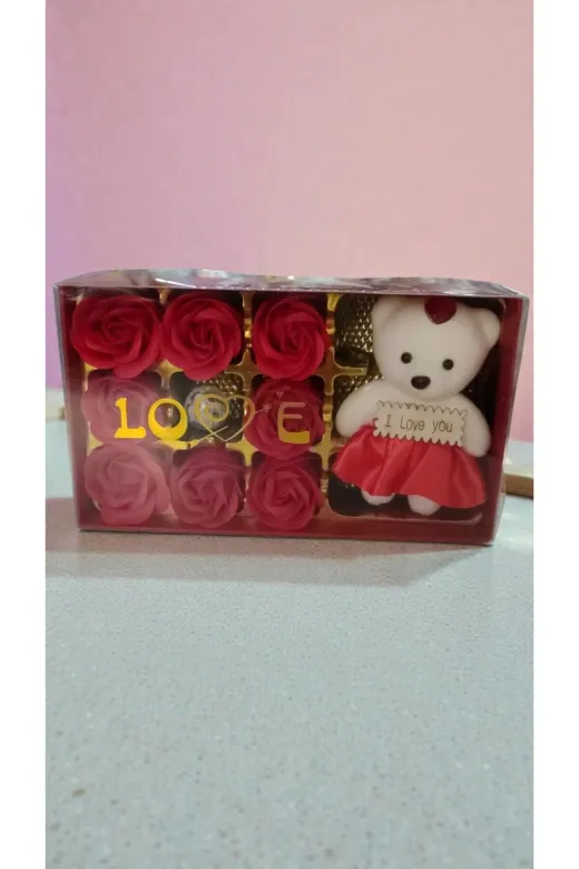 FAMEMUS ACCESSORY 321eqwewqewewre Sevgililer Gününe Özel(I Love You Yazılı Asetatlı Güllü Ayıcık Kırmızı Renk Hediyelik Boyut:20*11Cm