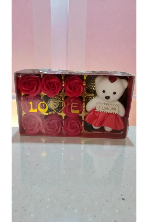 FAMEMUS ACCESSORY 321eqwewqewewre Sevgililer Gününe Özel(I Love You Yazılı Asetatlı Güllü Ayıcık Kırmızı Renk Hediyelik Boyut:20*11Cm