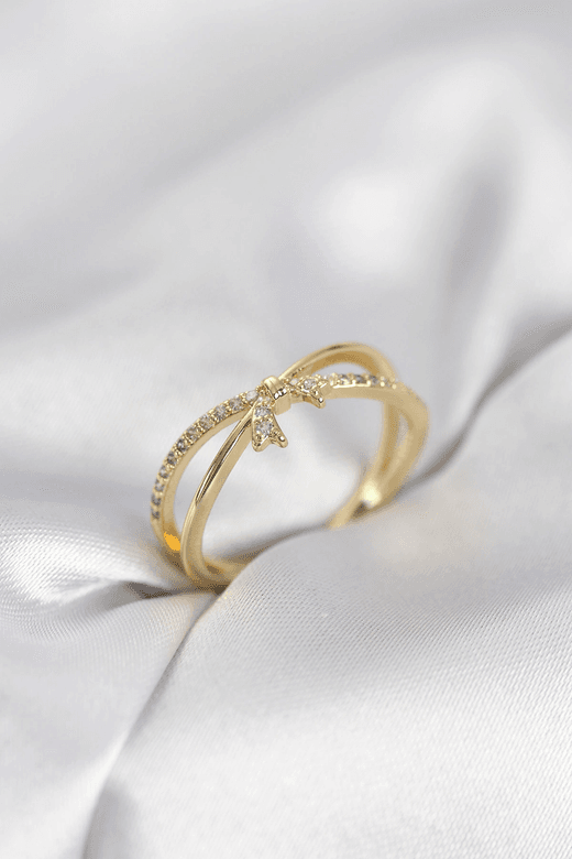 Gold Renk Zirkon Taşlı Fiyonk Model Kadın Yüzük