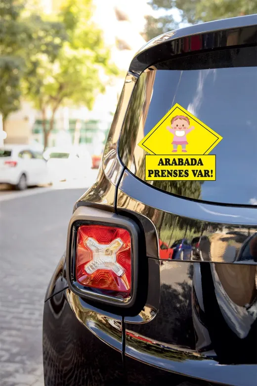 Has ozalit caretkt8 Araba Camı Etiketi Bebek Temalı Arabada Prenses Var Yazılı Sticker 19*22