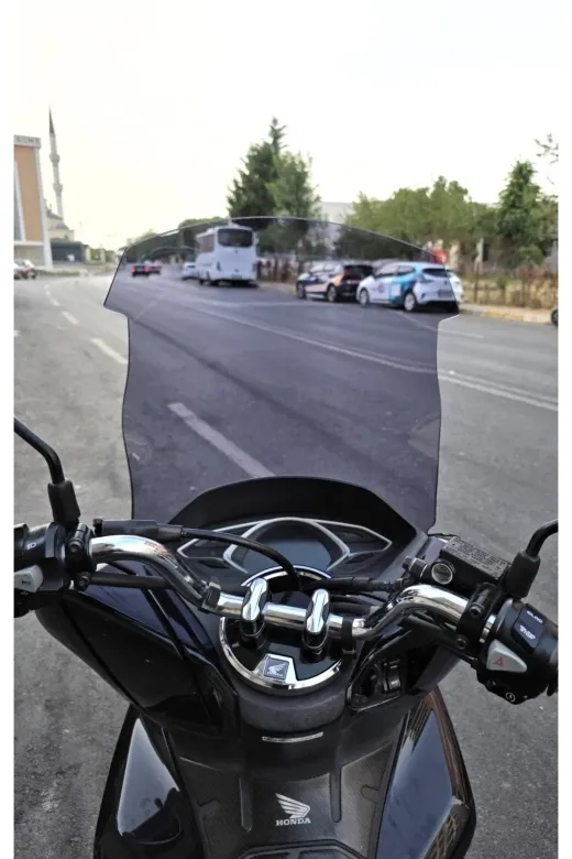 Honda PCX Ön Cam 2018-2020 Model 65cm Füme Renkli 4mm ORTA BOYLU