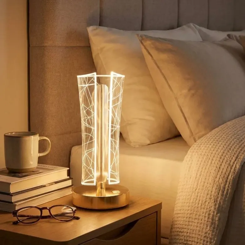 İki Yandan Kavisli Silindirik Geometrik Çizgi Model Kristal LED Masa Lambası – Dokunmatik, 3 Renk Işık Modlu, Şarjlı Dekoratif Gece Lambası (4745)