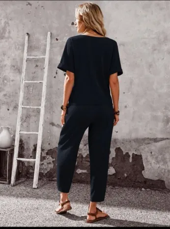 Kadın Kısa Kollu Asimetrik Kesim Detaylı Düğmeli Bürümcük Bluz Ve Pantolon Ikili Takım - 2XL-3XL - Siyah