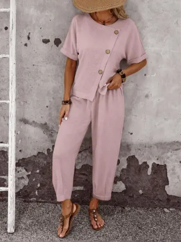 Kadın Kısa Kollu Asimetrik Kesim Detaylı Düğmeli Bürümcük Bluz Ve Pantolon Ikili Takım - 2XL-3XL - Pembe