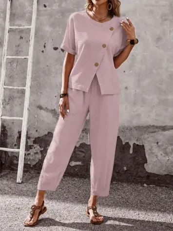 Kadın Kısa Kollu Asimetrik Kesim Detaylı Düğmeli Bürümcük Bluz Ve Pantolon Ikili Takım - 2XL-3XL - Pembe